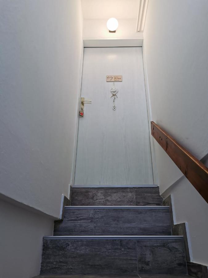 Apartment Petra Мойстрана Екстериор снимка