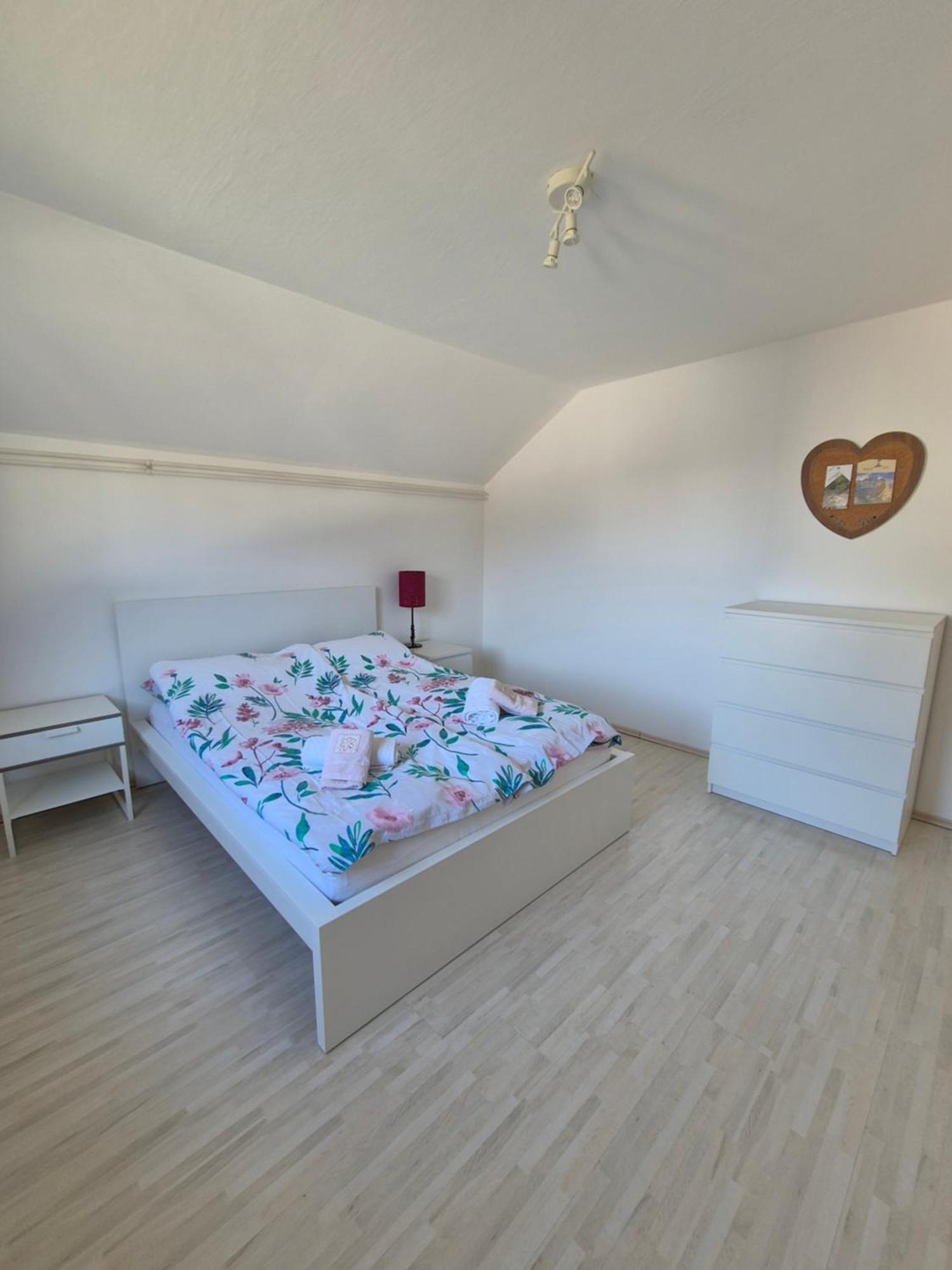 Apartment Petra Мойстрана Екстериор снимка